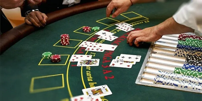 Kinh nghiệm chơi dài hạn trong poker mang lại thành công lâu dài